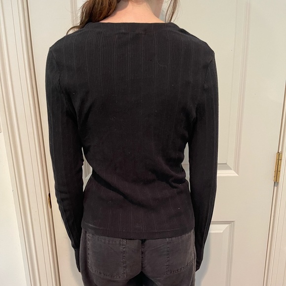 Black long sleeve button up. V Neck - Picture 2 of 4